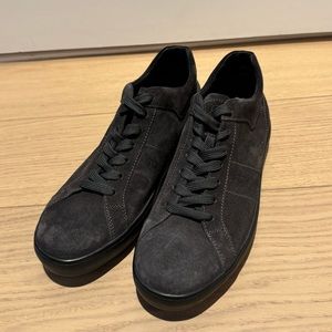 Like New Tod’s Italian Suede Sneaker Grey Men’s Size 7